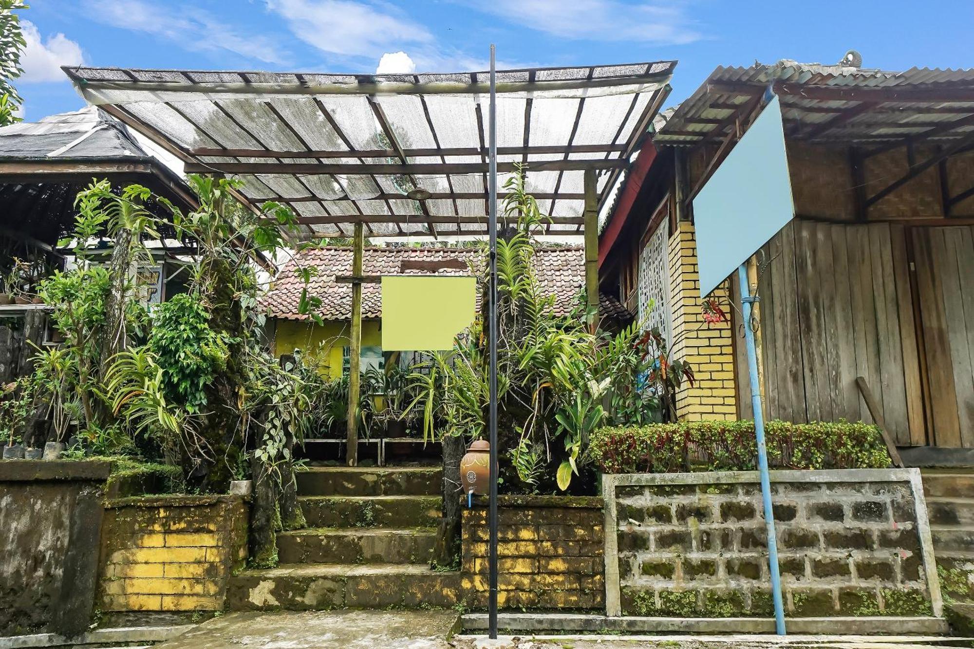 Oyo Homes 90984 Kampung Wisata Ekologi Puspa Jagadneargunung Kelud Blitar Luaran gambar